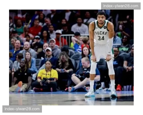 密尔沃基雄鹿队官方更新：字母哥因小腿拉伤将缺席至少两周