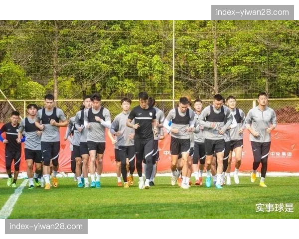 专访沧州雄狮主帅赵俊哲:立足防守反击,团队足球是保级唯一出路。 专访沧州雄狮主帅赵俊哲:立足防守反击,团队足球是保级唯一出路。