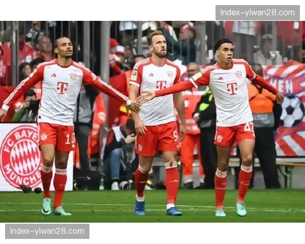 拜仁慕尼黑抵达曼彻斯特,凯恩回归英伦成为焦点 拜仁慕尼黑抵达曼彻斯特,凯恩回归英伦成为焦点