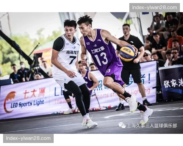 凭借全场制造的22次失误，上海久事轻取对手晋级四强