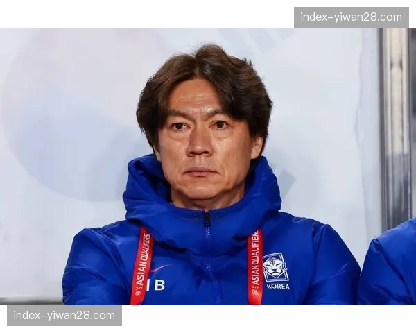 洪明甫或需准备B计划,以应对李刚仁在比赛中遭遇对手重点盯防的局面。 洪明甫或需准备B计划,以应对李刚仁在比赛中遭遇对手重点盯防的局面。